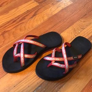 Teva slip on’s. Size 8